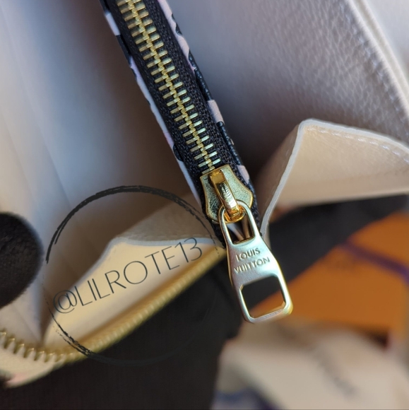 Louis Vuitton Wild At Heart Creme Empreinte Zippy - Picture 12 of 17